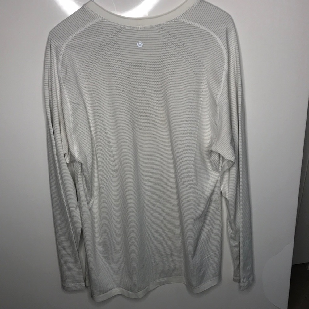 Lululemon Metal Vent Tech Long Sleeve